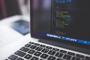 小学生がプログラミング作品を審査されるポイントとは？